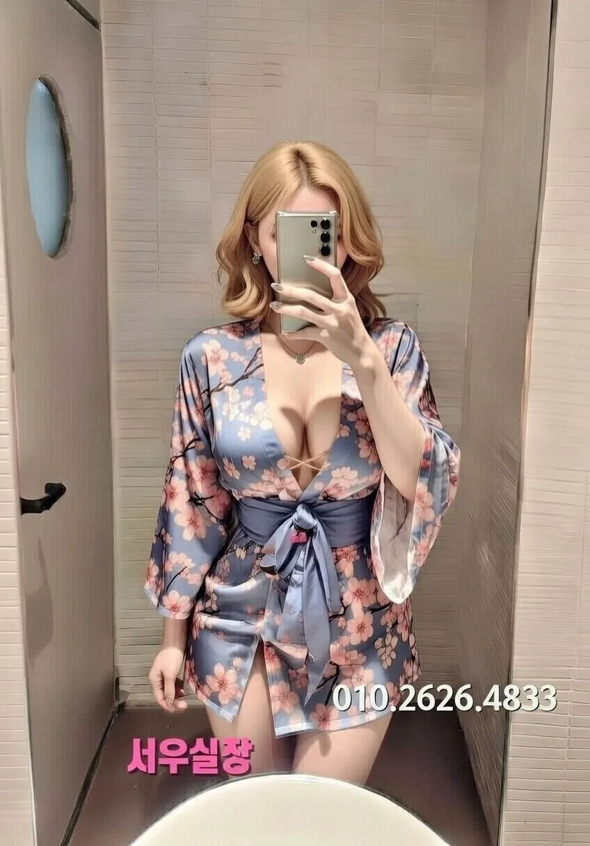 경리단길 다국적 프리미엄 라인업 3번 프로필