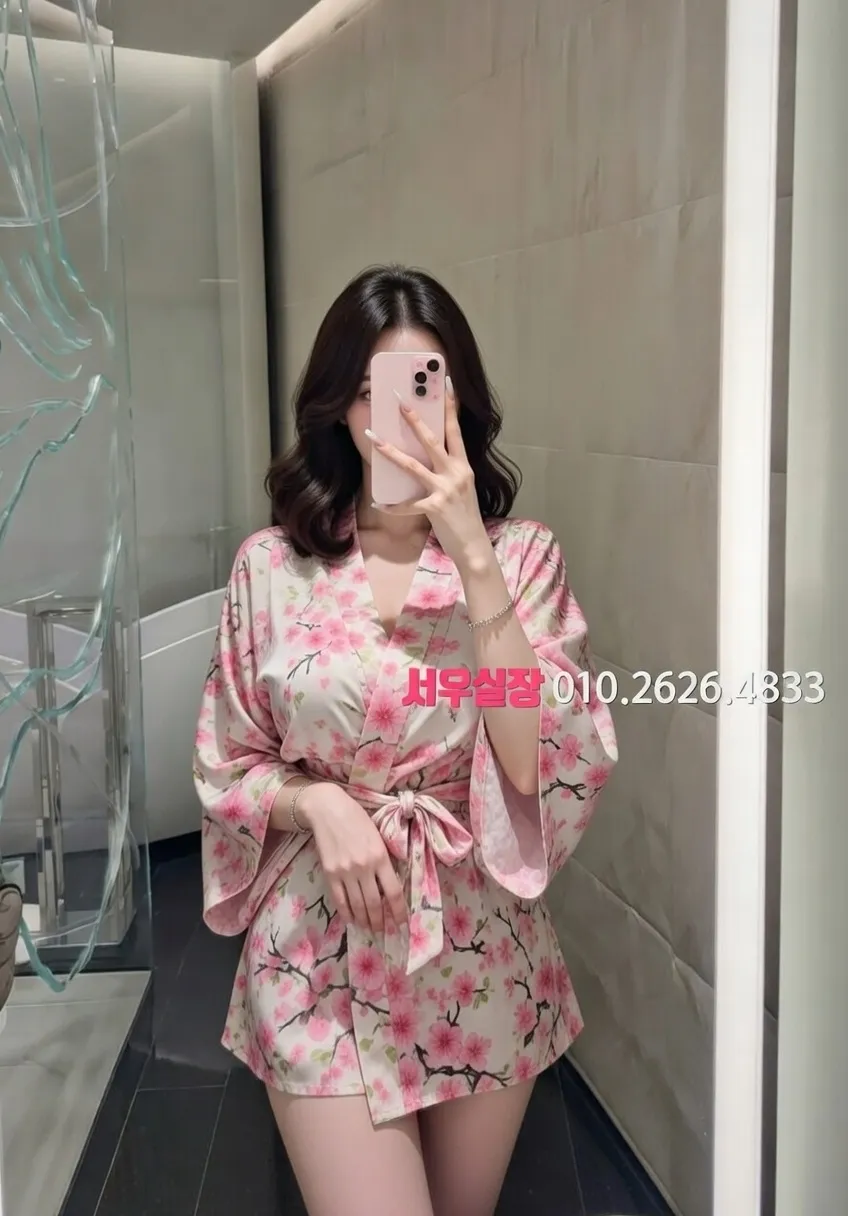 경리단길 다국적 프리미엄 라인업 4번 프로필