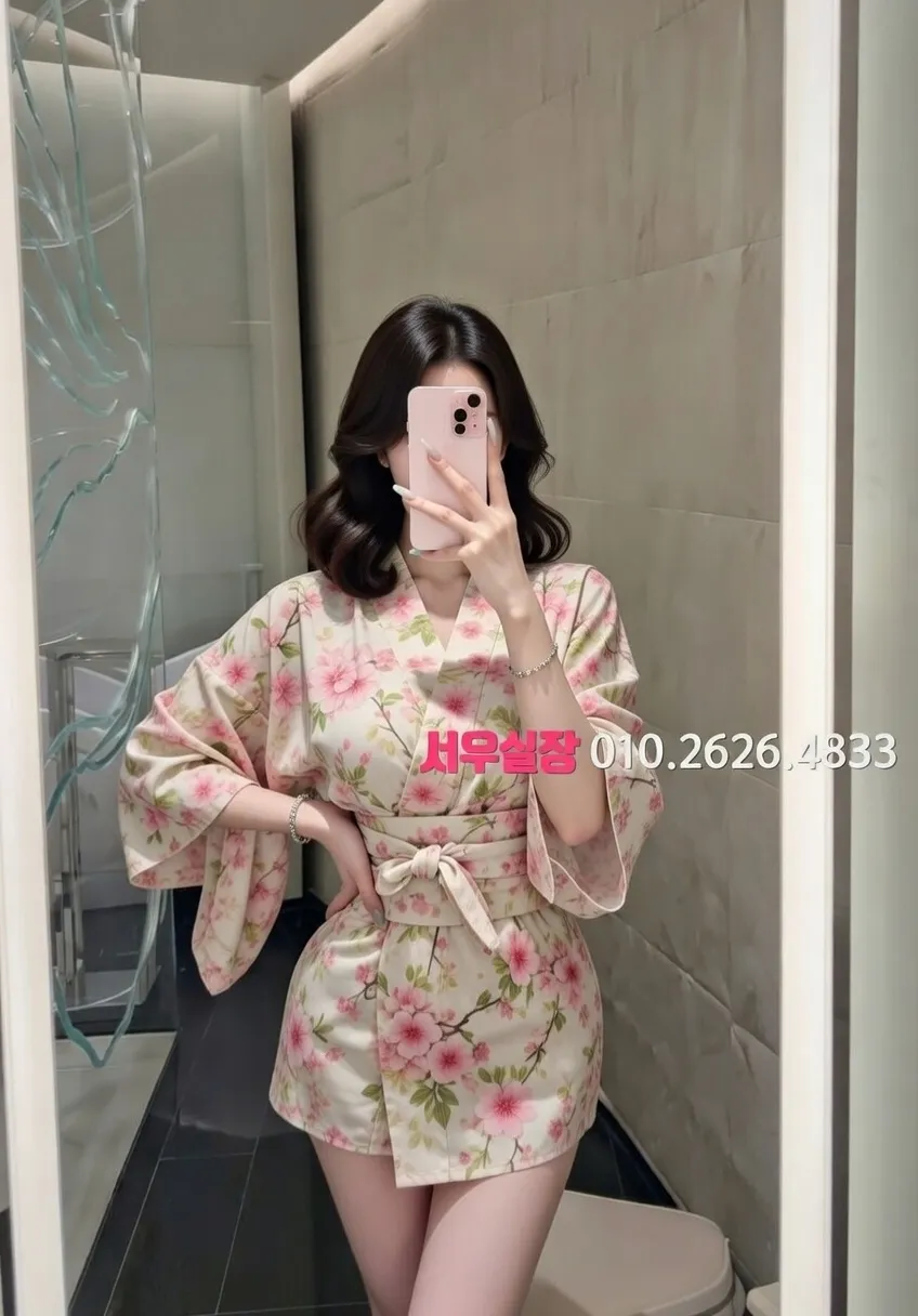 경리단길 다국적노래방 프리미엄 라인업 16번 프로필